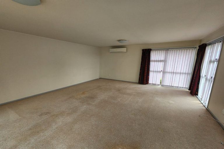 Photo of property in 33 Halladale Road, Papakowhai, Porirua, 5024