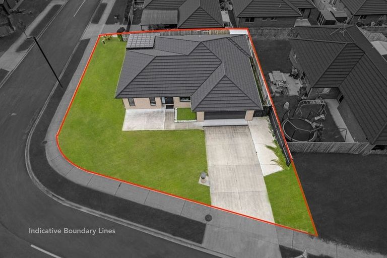 Photo of property in 33 Harry Richards Way, Pokeno, 2402