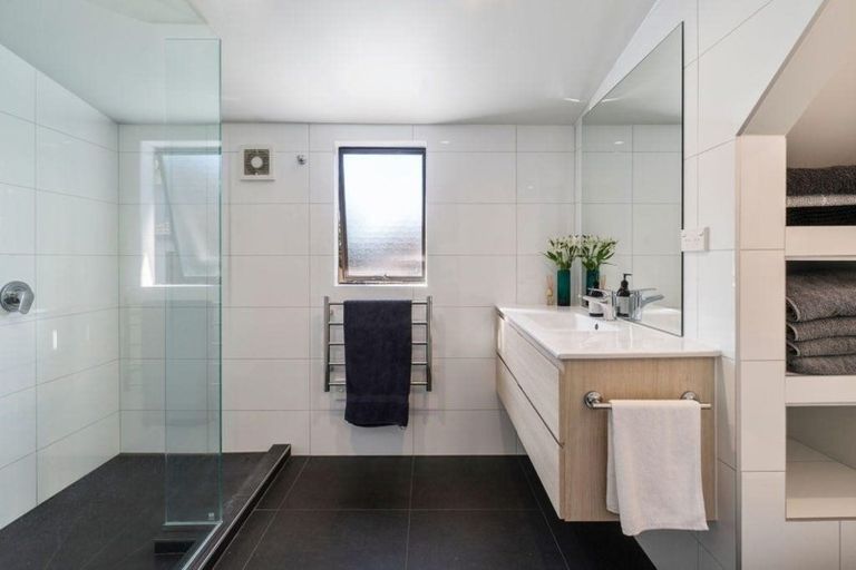 Photo of property in 13 Petrel Place, Massey, Auckland, 0614