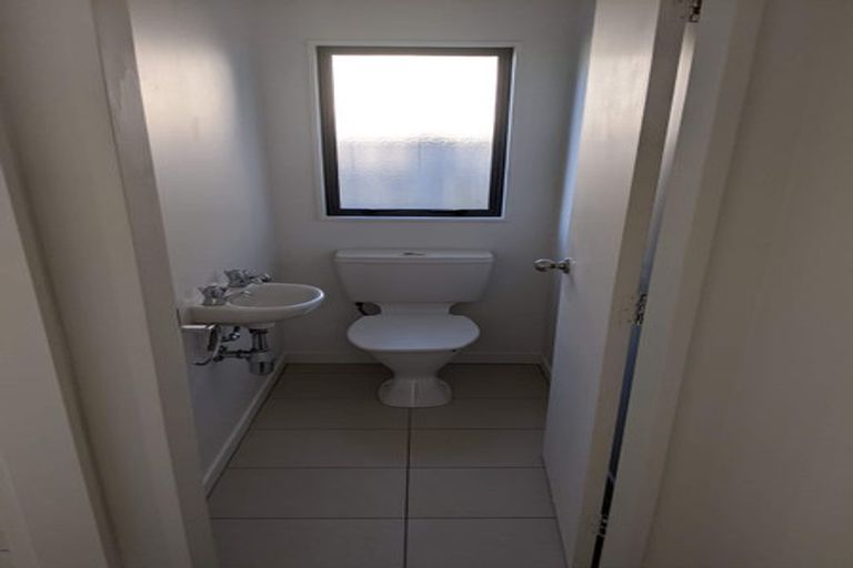 Photo of property in 1b Pollen Street, Johnsonville, Wellington, 6037