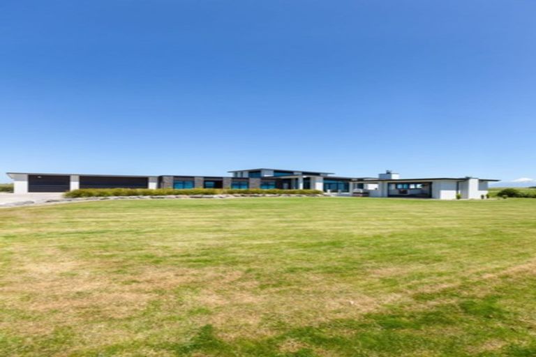 Photo of property in 866 Otaraoa Road, Tikorangi, Waitara, 4383