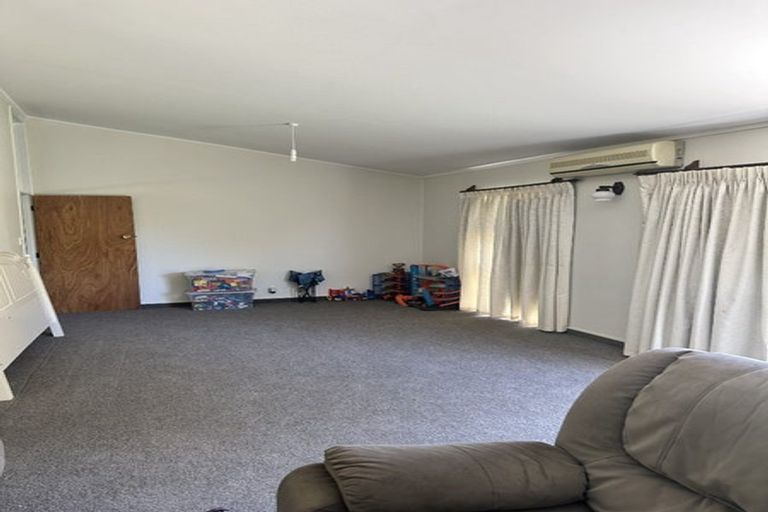 Photo of property in 39 Upham Crescent, Taradale, Napier, 4112