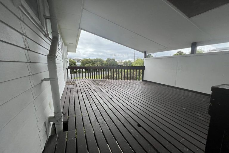 Photo of property in 1/22 Glenvar Road, Torbay, Auckland, 0630