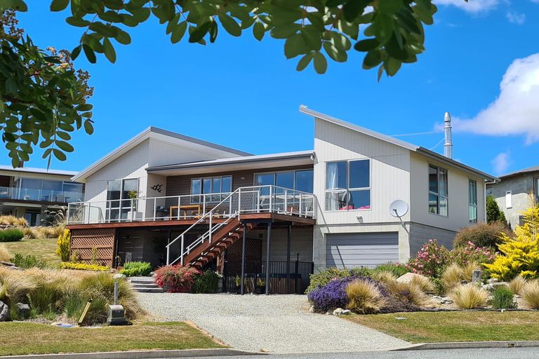 Photo of property in 3 Pollock Place, Lake Tekapo, 7999