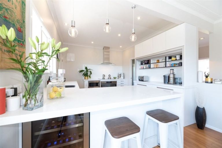 Photo of property in 50 Quebec Road, Milford, Auckland, 0620