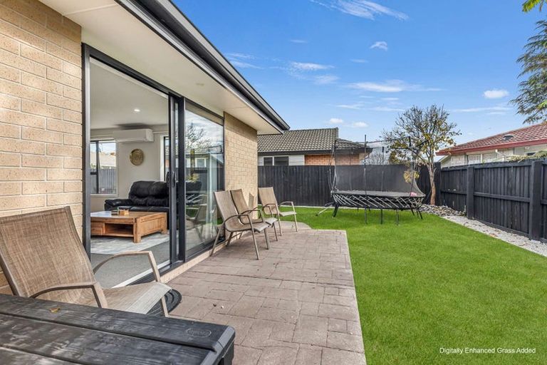 Photo of property in 2/49 Shannon Place, Belfast, Christchurch, 8051