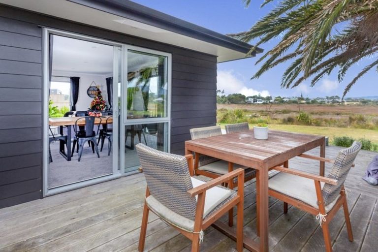 Photo of property in 40 Tairua Palms Place, Tairua, 3508