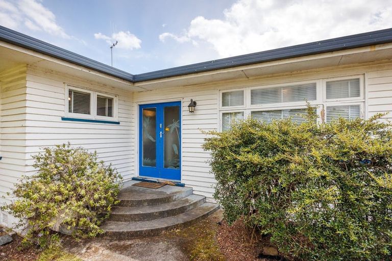 Photo of property in 64 Guy Avenue, Takaro, Palmerston North, 4410