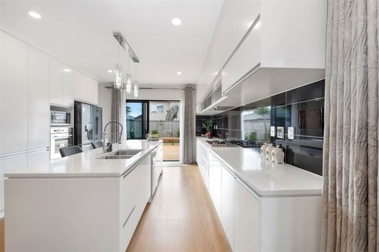 Photo of property in 16 Listack Drive, Flat Bush, Auckland, 2019