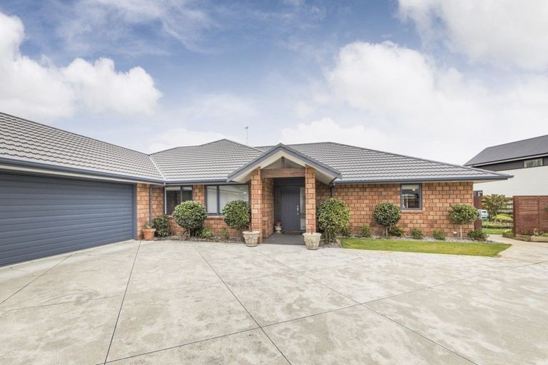 Photo of property in 30 Grand Oaks Drive, Awapuni, Palmerston North, 4412