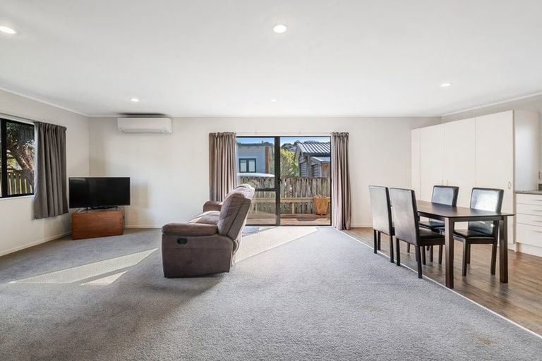 Photo of property in 2/100 Brightside Road, Stanmore Bay, Whangaparaoa, 0932