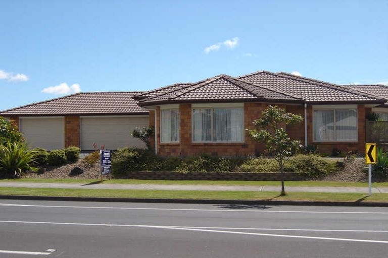 Photo of property in 30 Summerland Drive, Henderson, Auckland, 0612