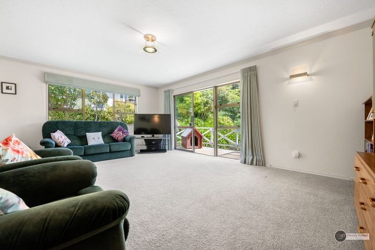 Photo of property in 3a Panorama Grove, Harbour View, Lower Hutt, 5010