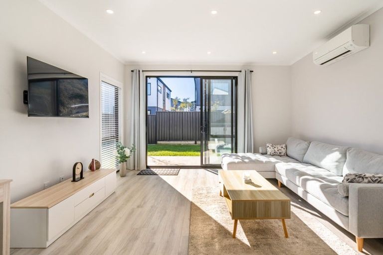 Photo of property in 5 Gloaming Lane, Wallaceville, Upper Hutt, 5018