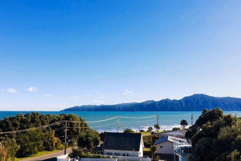 Photo of property in 50b Wharemauku Road, Raumati Beach, Paraparaumu, 5032