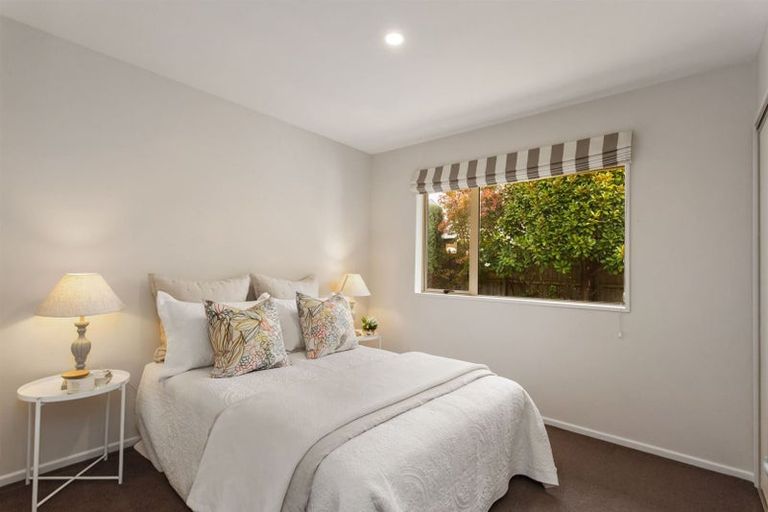 Photo of property in 12 Coolspring Way, Redwood, Christchurch, 8051