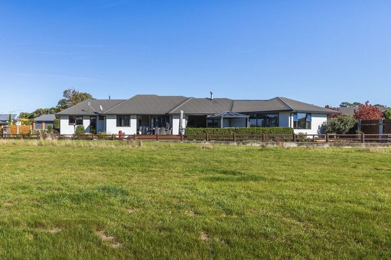 Photo of property in 10 Hanalin Drive, Marton, 4710