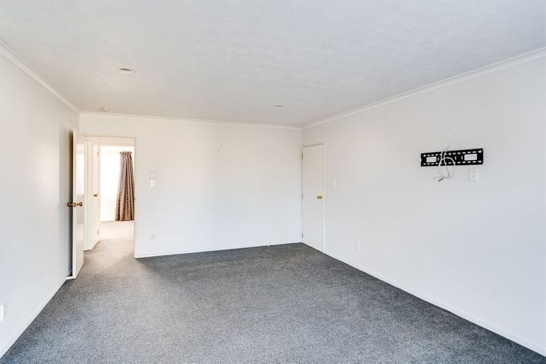 Photo of property in 2/13 Ted Harpur Place, Onekawa, Napier, 4110