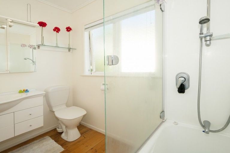 Photo of property in 2 Volkner Grove, Waterloo, Lower Hutt, 5011