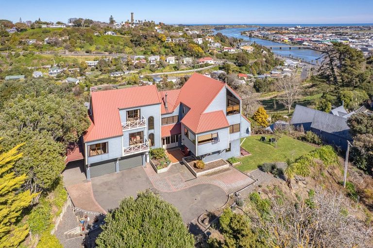 Photo of property in 22 Shakespeare Road, Bastia Hill, Whanganui, 4500