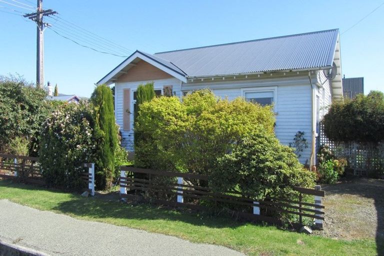 Photo of property in 16 Harris Street, Waimate, 7924