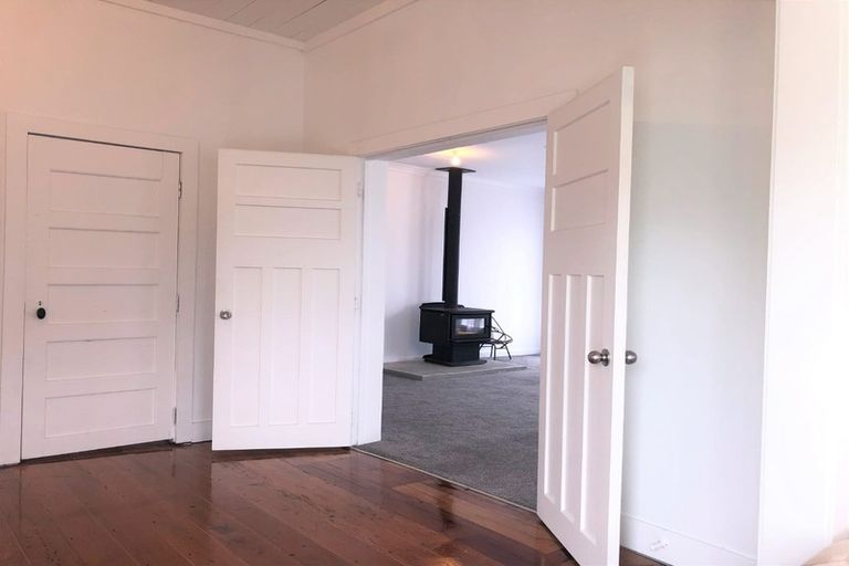 Photo of property in 104 Centennial Avenue, Waitara, 4320