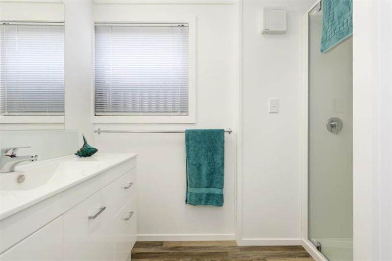 Photo of property in 2 Mahuta Road, Waitahanui, Taupo, 3378