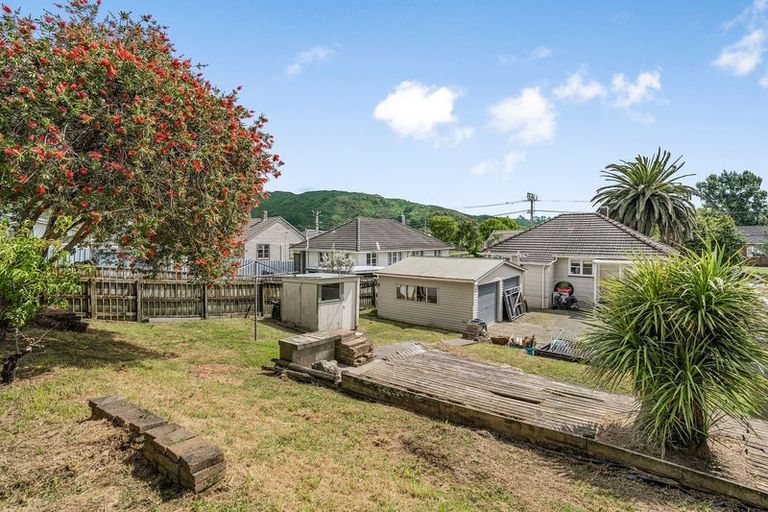 Photo of property in 200 Waddington Drive, Naenae, Lower Hutt, 5011