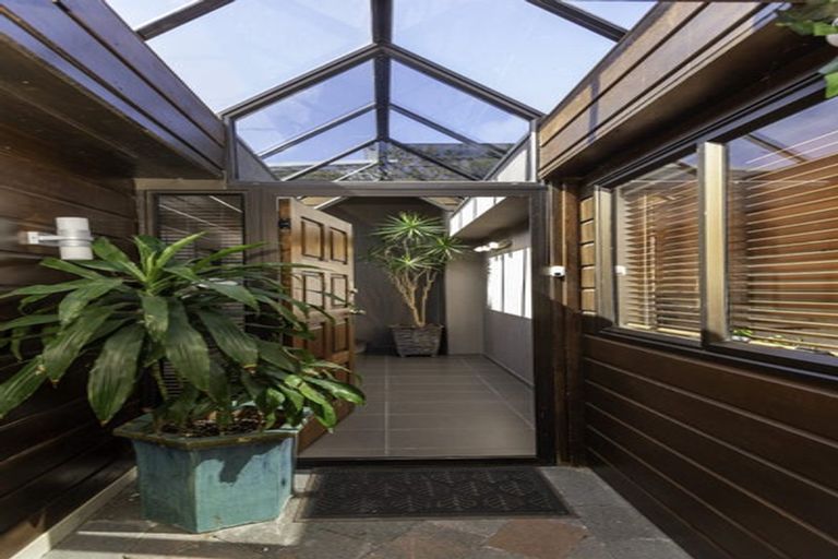 Photo of property in 4 Sarah Place, Farm Cove, Auckland, 2012