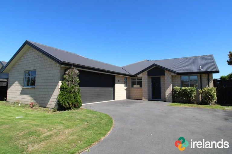 Photo of property in 7 Gosling Crescent, Halswell, Christchurch, 8025