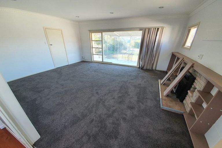 Photo of property in 306 East Coast Road, Forrest Hill, Auckland, 0620