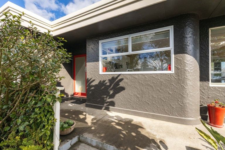 Photo of property in 126 Seaview Road, Westown, New Plymouth, 4310