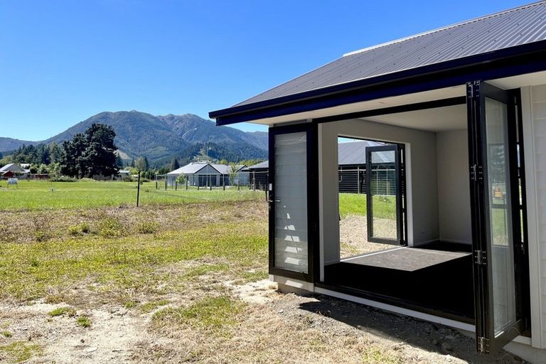 Photo of property in 2 Balfour Way, Hanmer Springs, 7334