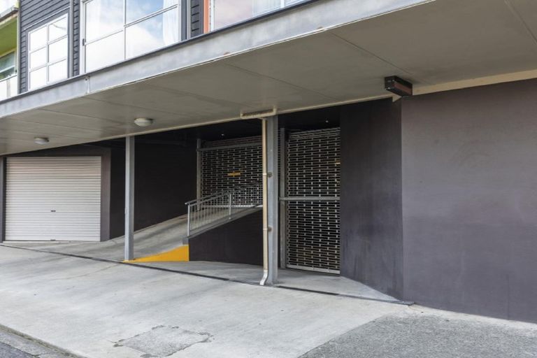 Photo of property in 2/337 Jackson Street, Petone, Lower Hutt, 5012