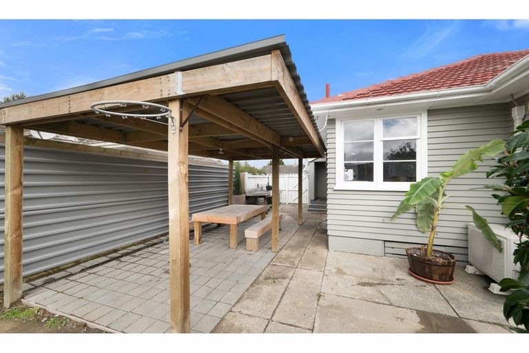 Photo of property in 182 Langdons Road, Northcote, Christchurch, 8052