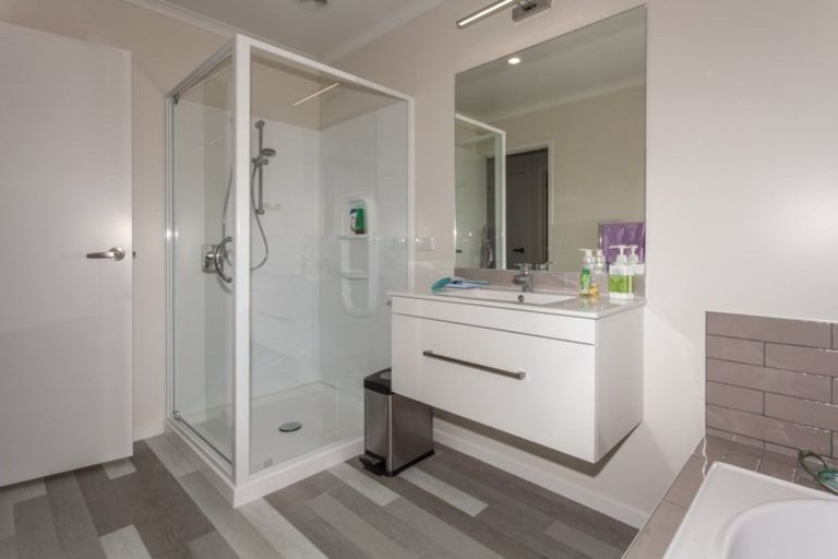 Photo of property in 80 Golden Shore Place, Coromandel, 3506