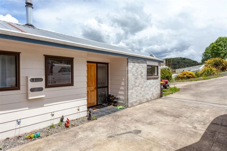 Photo of property in 22 Woodstock Avenue, Karangahake, Paeroa, 3674