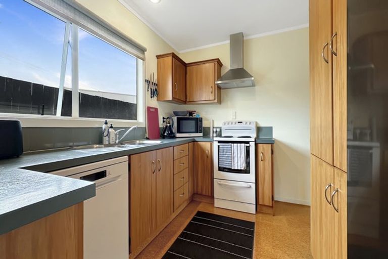 Photo of property in 1/49 Strid Road, Te Atatu South, Auckland, 0610