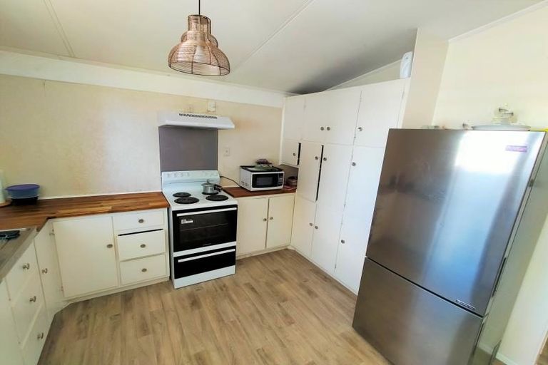 Photo of property in 24 Apollo Parade, Milson, Palmerston North, 4414