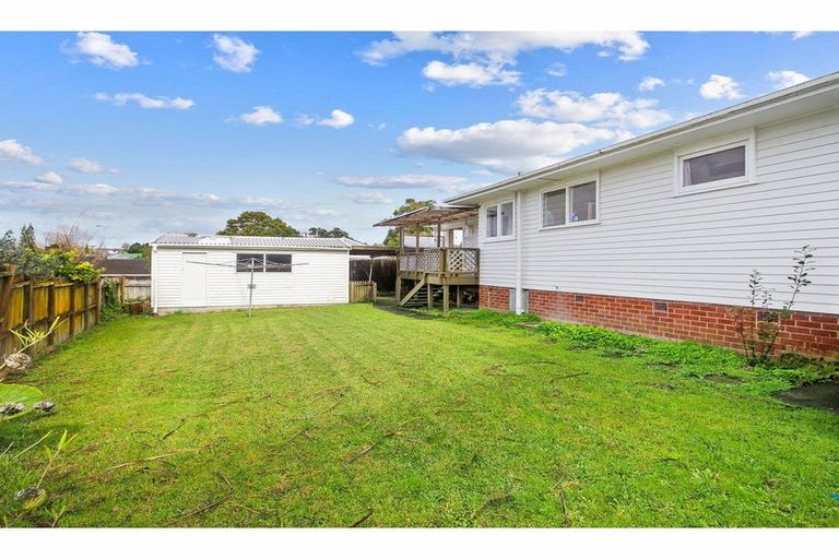 Photo of property in 3 Ngatoa Place, Glenfield, Auckland, 0629