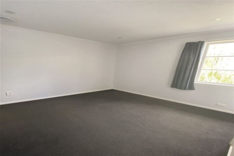 Photo of property in 28 Northfield Road, Waitakere, Auckland, 0816