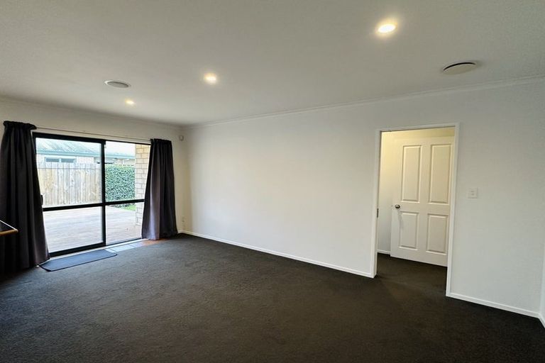 Photo of property in 10 Cairns Crescent, Rototuna, Hamilton, 3210