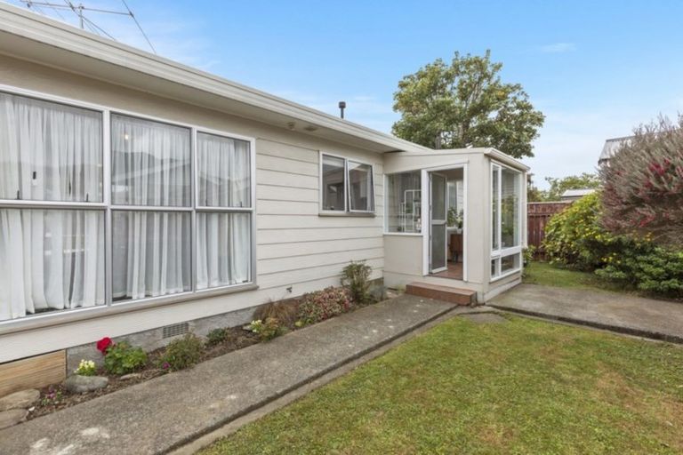 Photo of property in 1/7 Brook Street, Waiwhetu, Lower Hutt, 5010