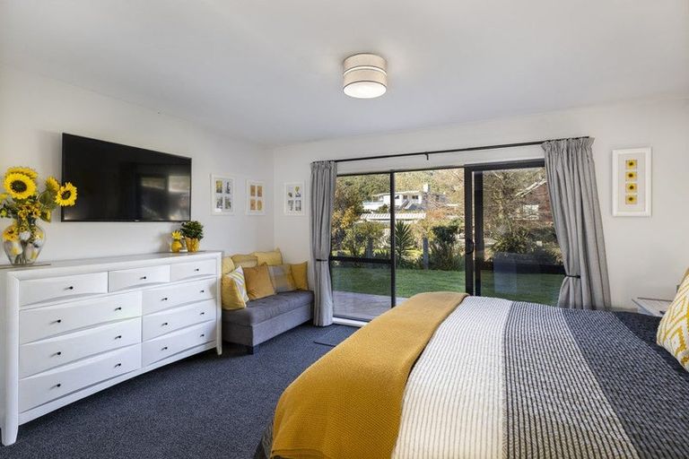 Photo of property in 15 Beach Road, Waikawa, Picton, 7220