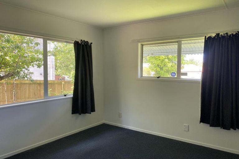 Photo of property in 28 Bellringer Road, Massey, Auckland, 0614