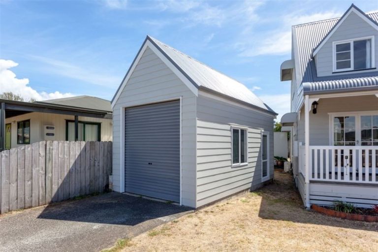 Photo of property in 17 Pipi Dune, Whitianga, 3510