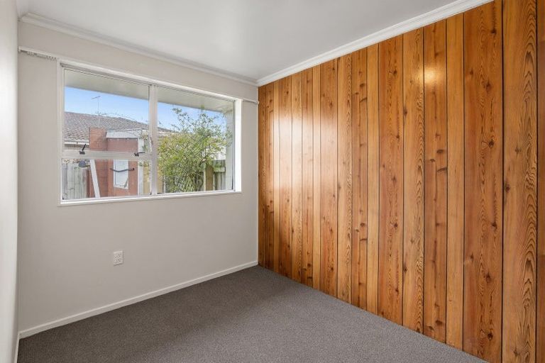 Photo of property in 2/80 Charles Street, Waltham, Christchurch, 8011