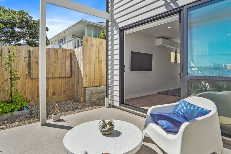Photo of property in 9/35 Garadice Road, Rothesay Bay, Auckland, 0630