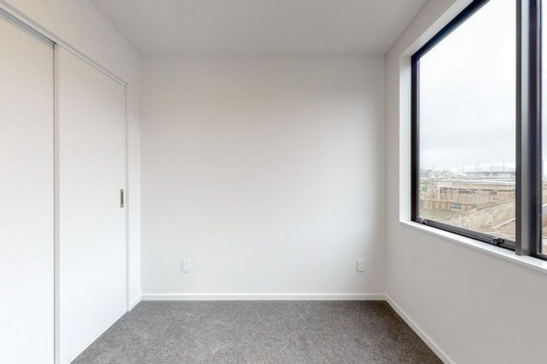 Photo of property in 7/62 Spenmoor Street, Newlands, Wellington, 6037