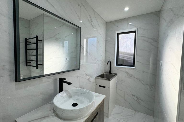 Photo of property in 47 Coniston Avenue, Te Atatu South, Auckland, 0610